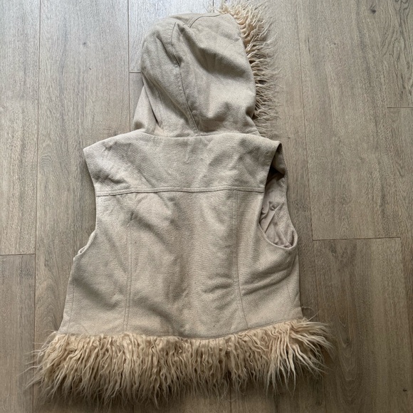 Urban Outfitters Y2K Faux-Fur Trim Gilet - Picture 2 of 3